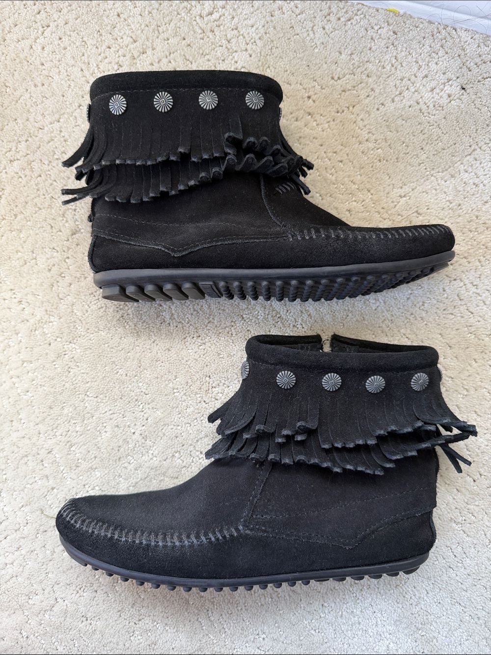 Minnetonka Black Suede Fringe Ankle Boots Concho Moccasin Booties Size 7